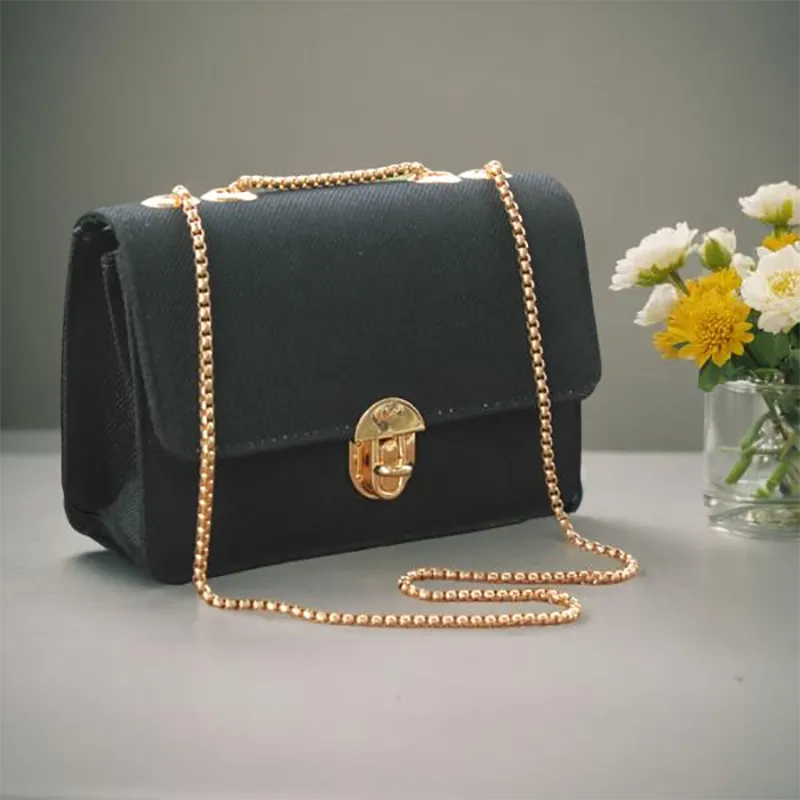 Black Fancy & Stylish Shoulder Bag for women