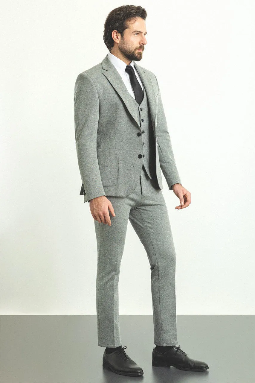 HolloMen's Gray 3-Piece Suit.